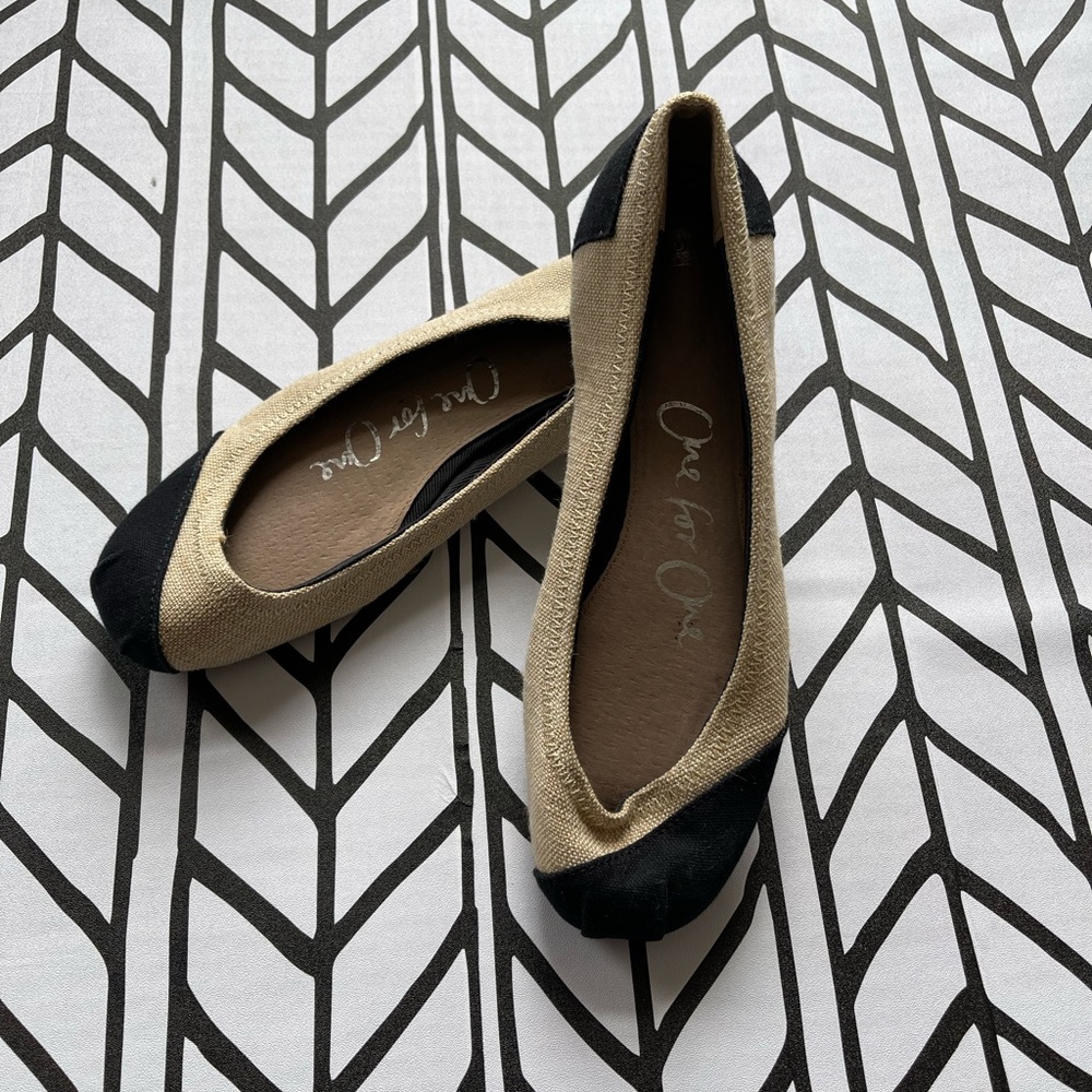 Toms like new ballet flats